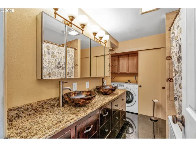 $769,000 | 31431 Fairview Road, Rainier, OR 97048