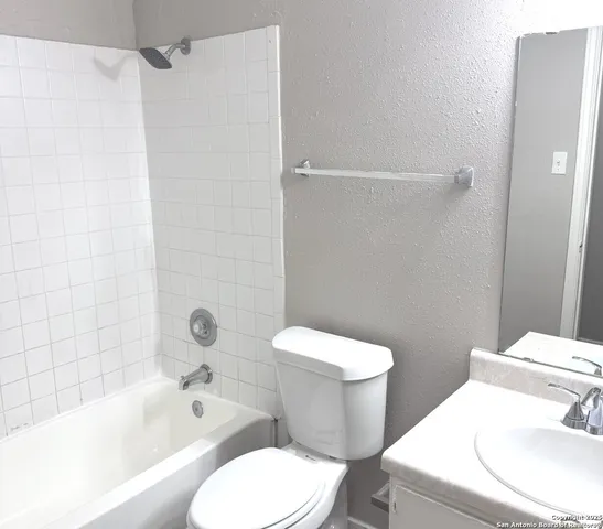 $815 | 2018 Anchor Drive, Unit B, San Antonio, TX 78213