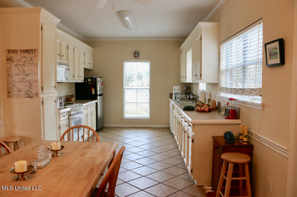 111 Saddlebrook Trail Terry, MS 39170 - Photo 3 of 7 02