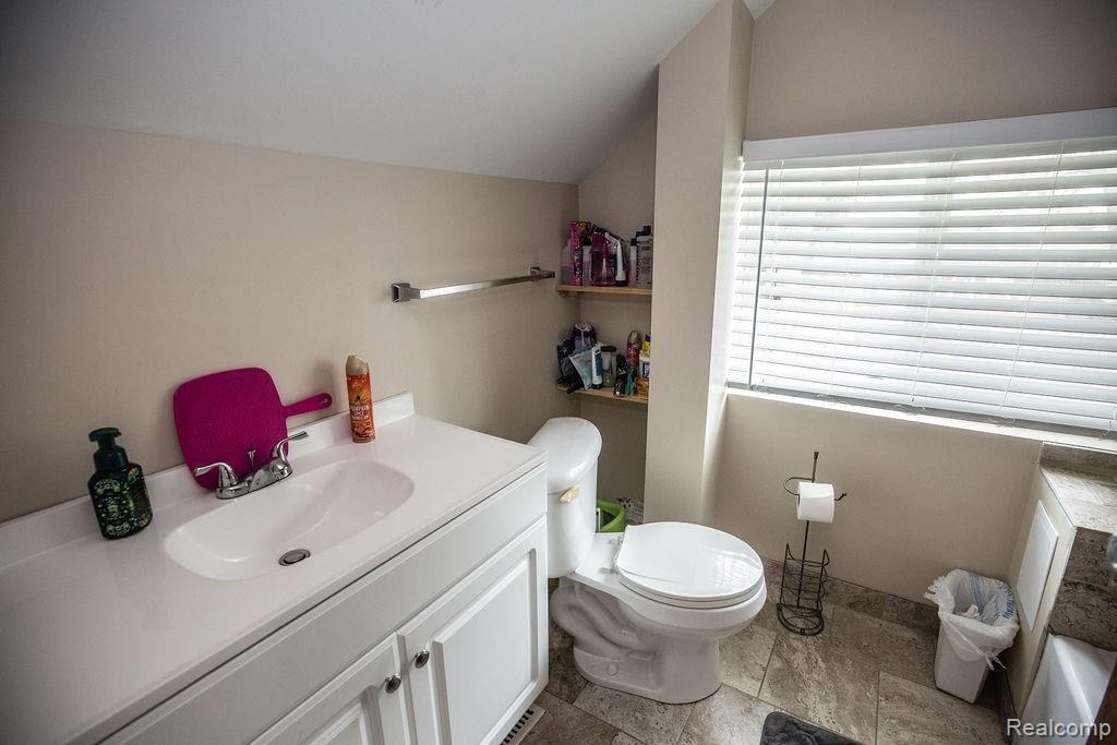 3075 Emmons Avenue Rochester Hills, MI 48307 - Photo 15 of 21