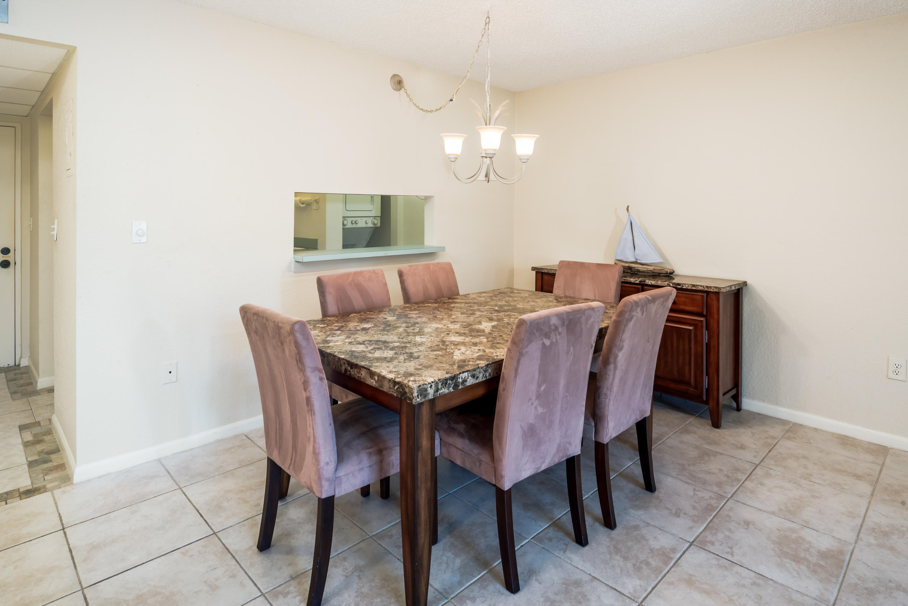 806 Southwest 9th St Circle, Unit 103 Boca Raton, FL 33486 - Photo 4 of 25 004_Open Dining