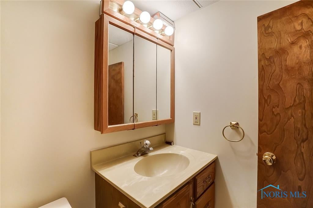 412 Eagle Point Road Rossford, OH 43460 - Photo 35 of 38 Gallery Image 35