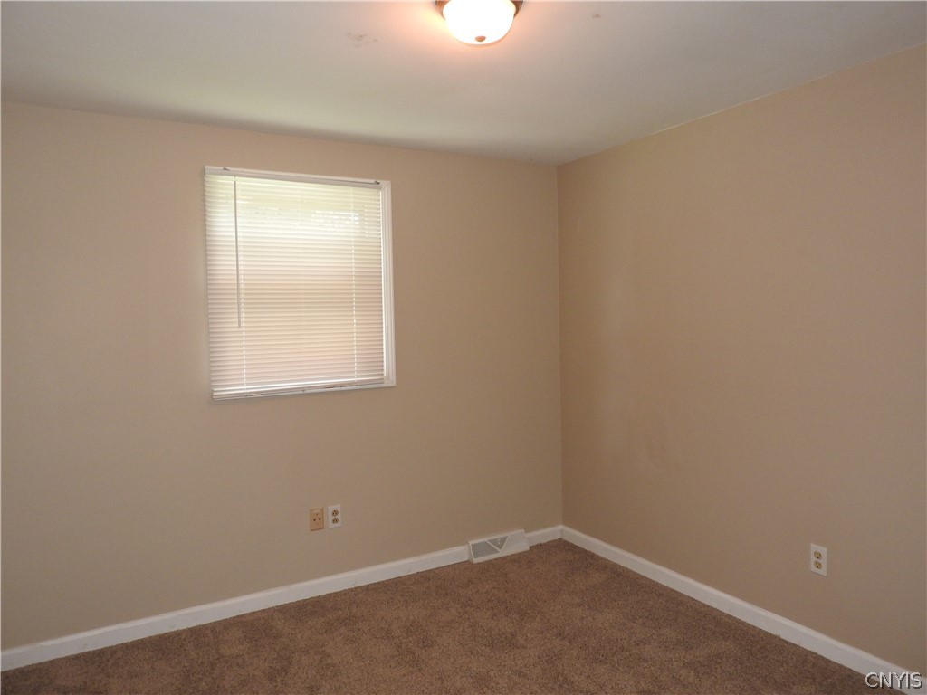 8049 Trina Circle Clay, NY 13041 - Photo 12 of 17