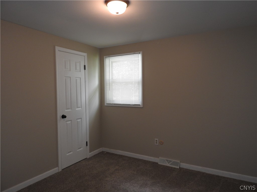 8049 Trina Circle Clay, NY 13041 - Photo 14 of 17