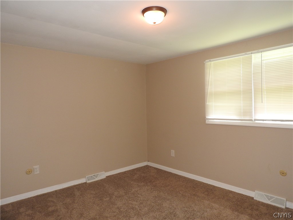 8049 Trina Circle Clay, NY 13041 - Photo 15 of 17