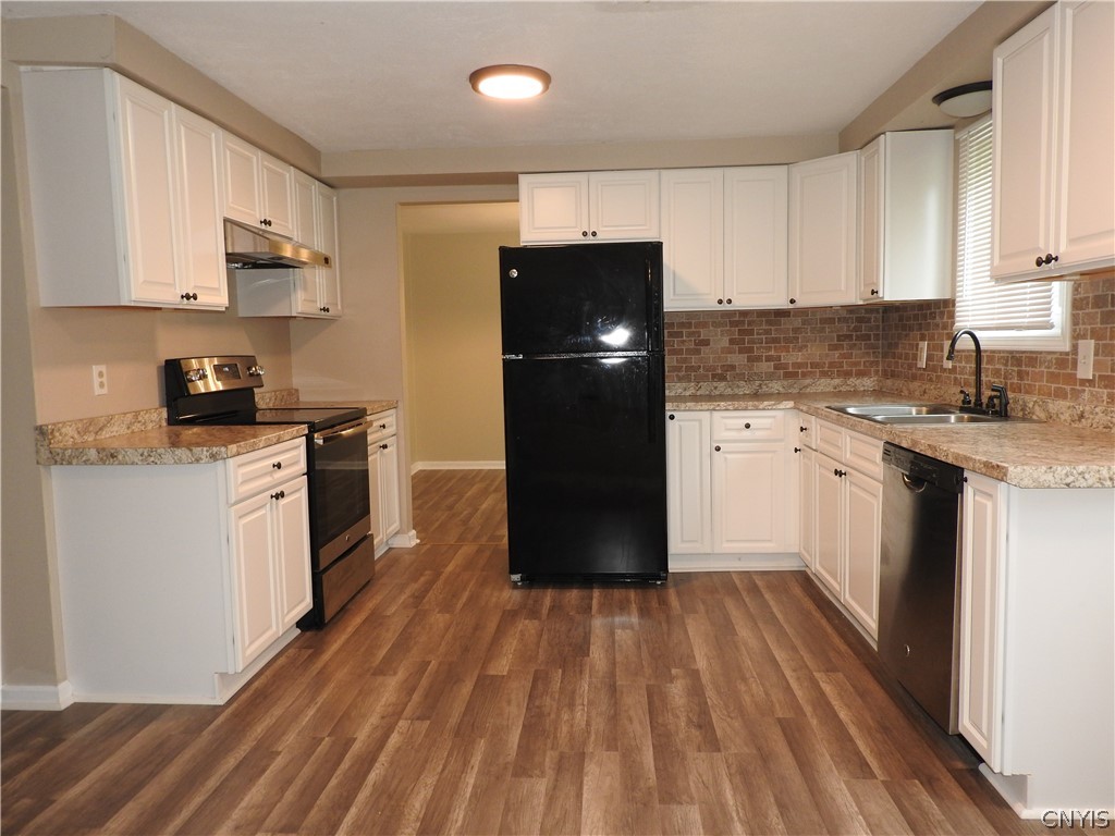 8049 Trina Circle Clay, NY 13041 - Photo 6 of 17