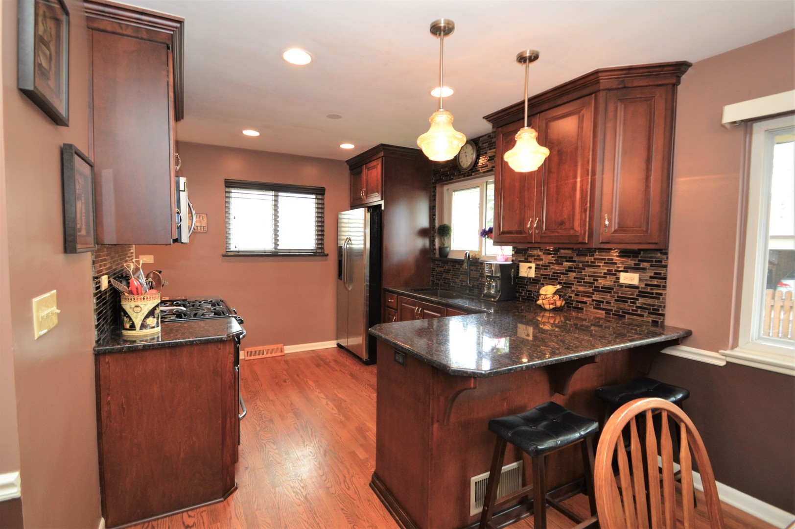 2205 Mayfair Avenue Westchester, IL 60154 - Photo 18 of 36