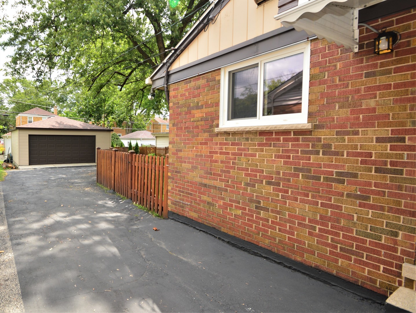 2205 Mayfair Avenue Westchester, IL 60154 - Photo 3 of 36