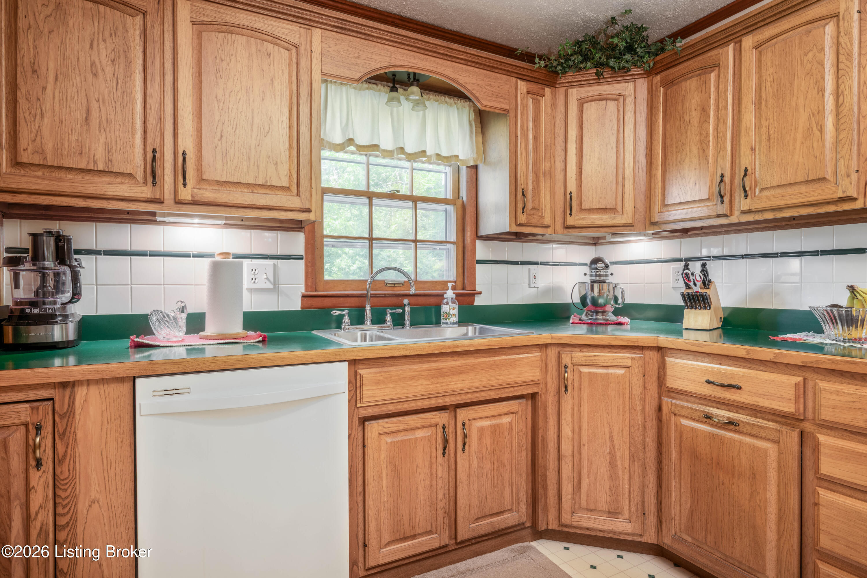 2043 Lock Road Carrollton, KY 41008 - Photo 11 of 40 DHI-114
