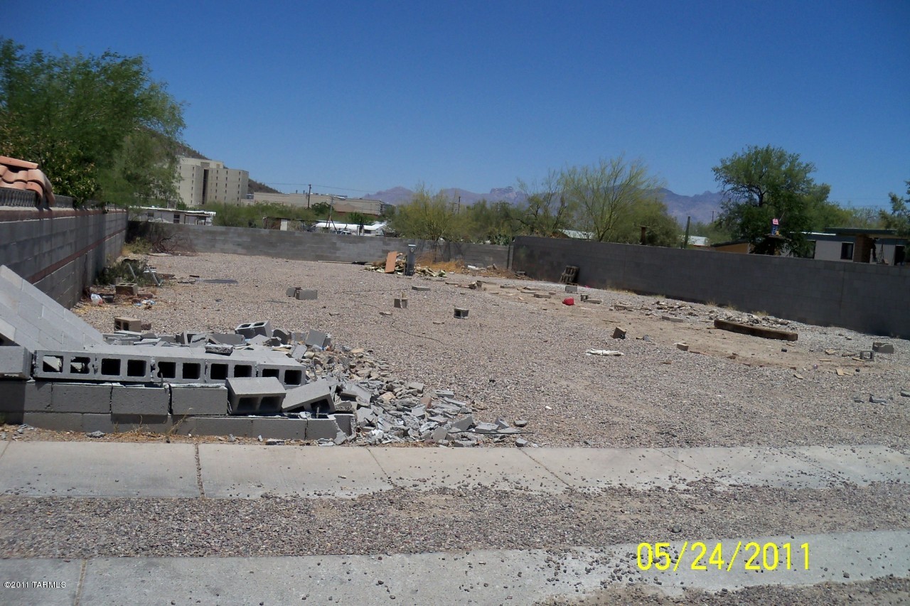 2212 South Devon Loop Tucson, AZ 85713 - Photo 1 of 3