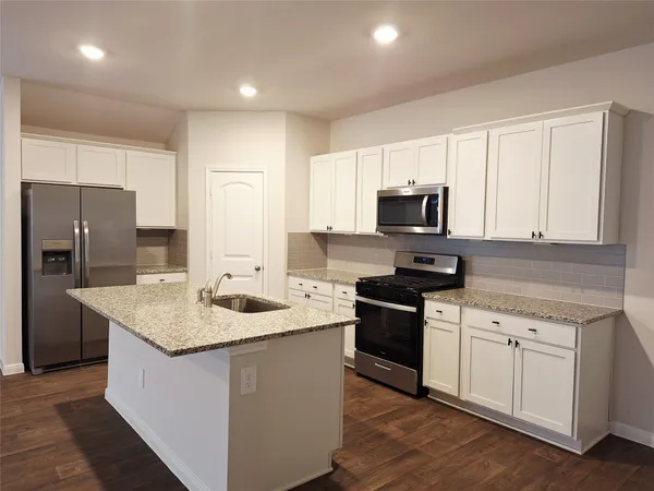 $1,975 | 1327 Camden Lane, Lockhart, TX 78644
