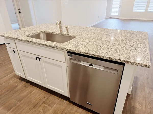 $1,975 | 1327 Camden Lane, Lockhart, TX 78644