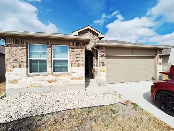 $1,975 | 1327 Camden Lane, Lockhart, TX 78644