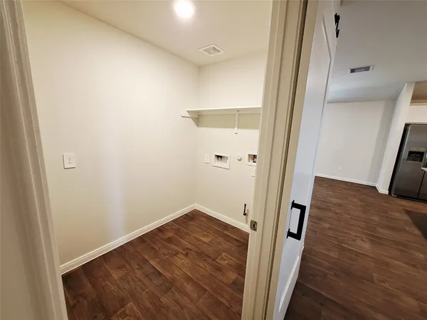 $1,975 | 1327 Camden Lane, Lockhart, TX 78644