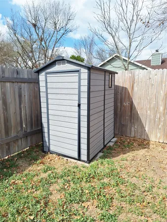 $1,975 | 1327 Camden Lane, Lockhart, TX 78644