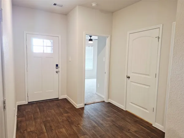 $1,975 | 1327 Camden Lane, Lockhart, TX 78644