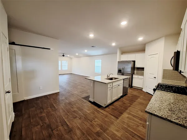 $1,975 | 1327 Camden Lane, Lockhart, TX 78644