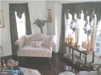 138 Rabbit Run Road Sewell, NJ 08080 - Photo 7 of 12 Living Room