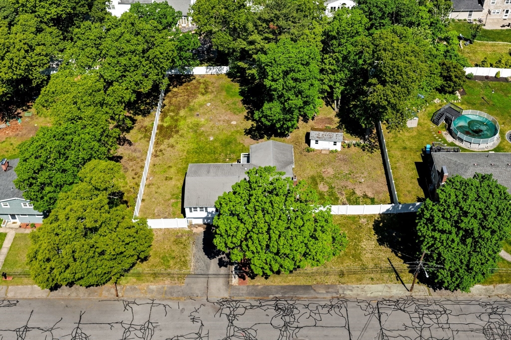 37 Old Coach Road Braintree, MA 02184 - Photo 3 of 27