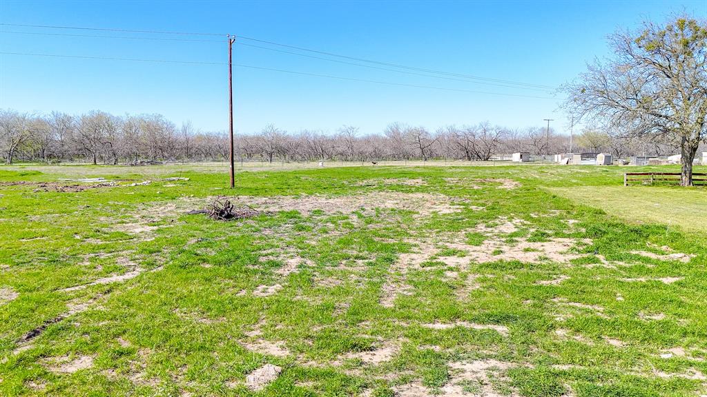 1 R Fm 637 Corsicana, TX 75109 - Photo 6 of 22 View of yard with a rural view