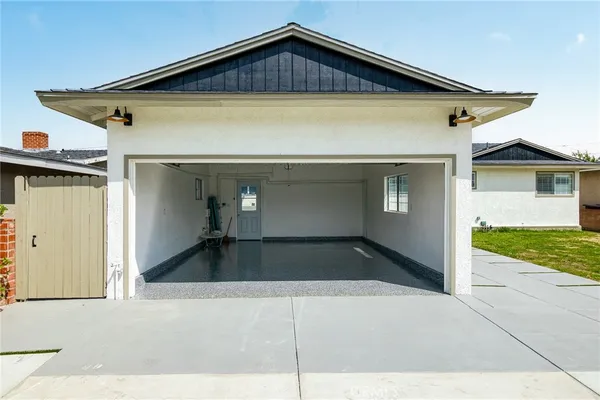 $1,095,000 | 2129 West Harle Avenue, Anaheim, CA 92804