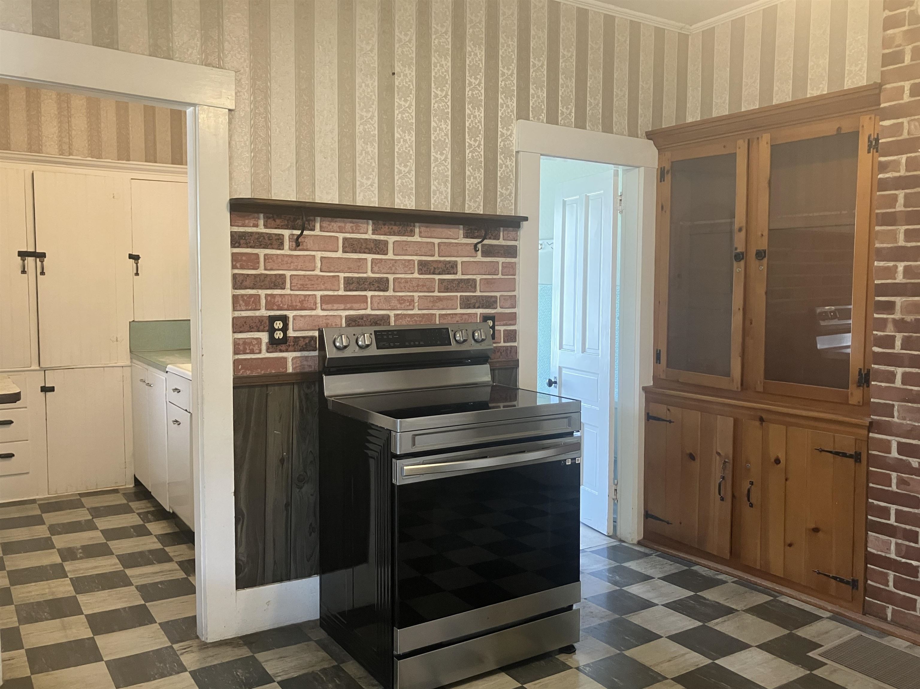 26 Spring Street Hardwick, VT 05843 - Photo 16 of 43