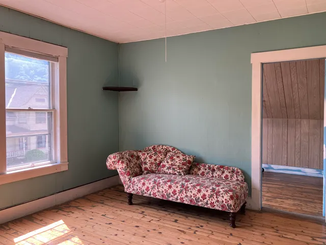 $235,000 | 26 Spring Street, Hardwick, VT 05843