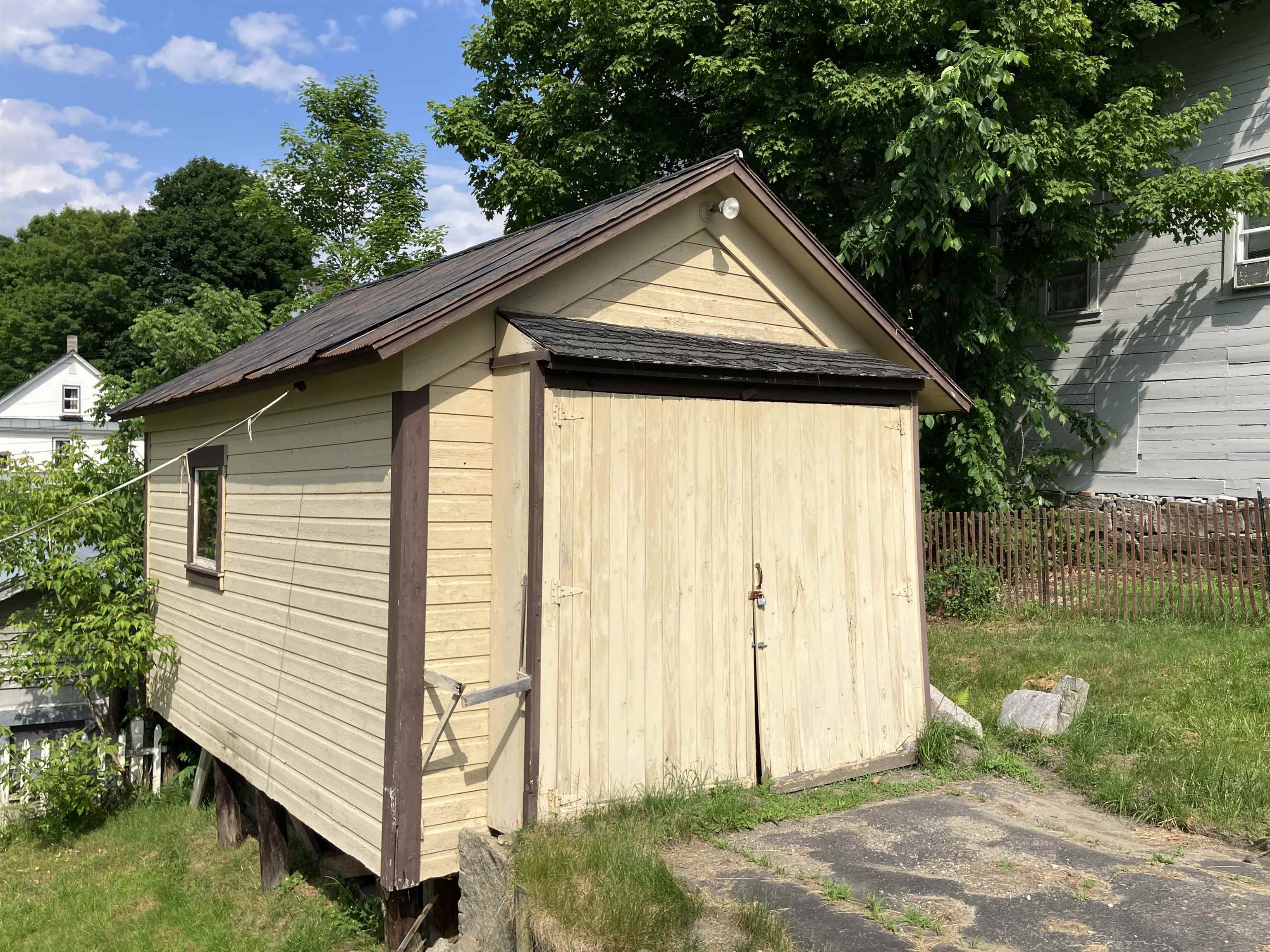 26 Spring Street Hardwick, VT 05843 - Photo 3 of 43