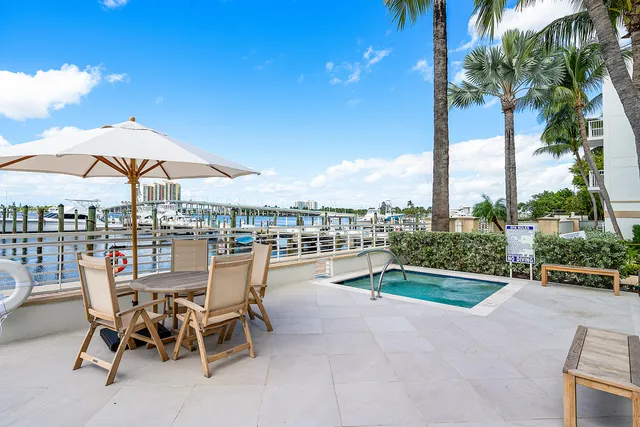 $2,800,000 | 176-184 Lake Drive, Unit 2203, Palm Beach Shores, FL 33404