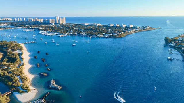 $2,800,000 | 176-184 Lake Drive, Unit 2203, Palm Beach Shores, FL 33404