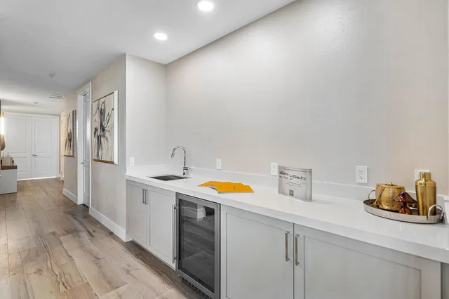 $2,800,000 | 176-184 Lake Drive, Unit 2203, Palm Beach Shores, FL 33404