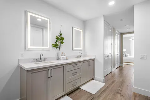 $2,800,000 | 176-184 Lake Drive, Unit 2203, Palm Beach Shores, FL 33404