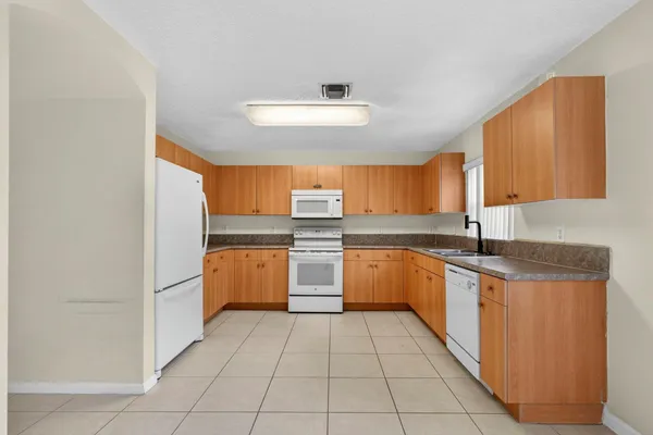 $3,000 | 662 Perdido Heights Drive, West Palm Beach, FL 33413