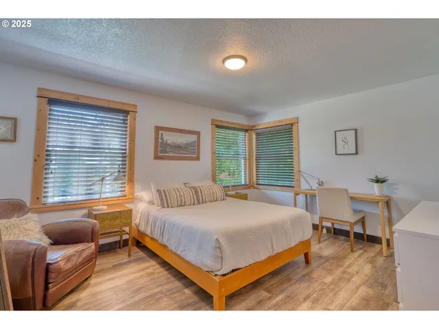 $879,000 | 343 Southeast Wyers Street, White Salmon, WA 98672