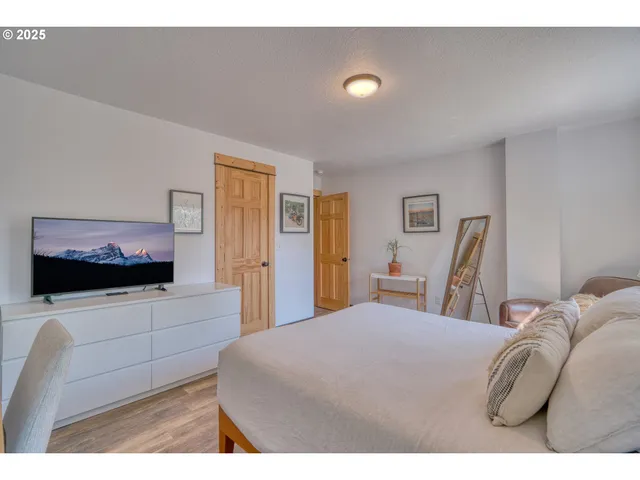 $879,000 | 343 Southeast Wyers Street, White Salmon, WA 98672