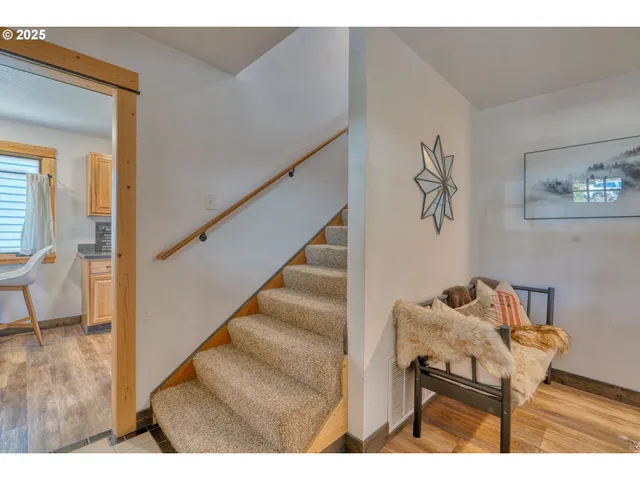 $879,000 | 343 Southeast Wyers Street, White Salmon, WA 98672