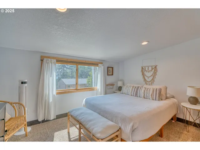 $879,000 | 343 Southeast Wyers Street, White Salmon, WA 98672