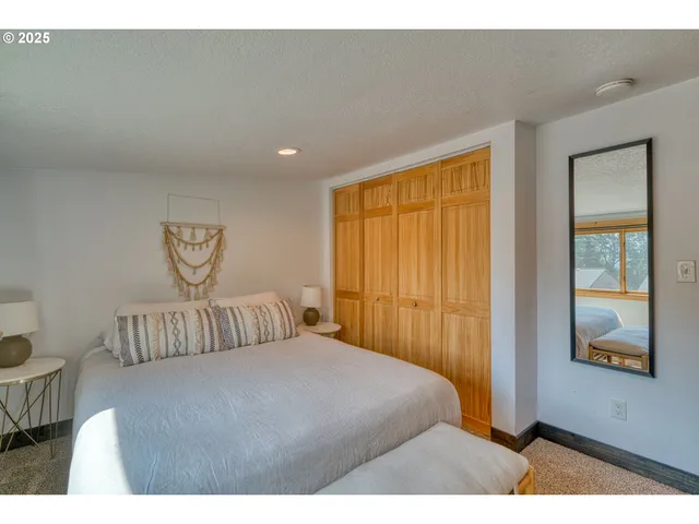 $879,000 | 343 Southeast Wyers Street, White Salmon, WA 98672