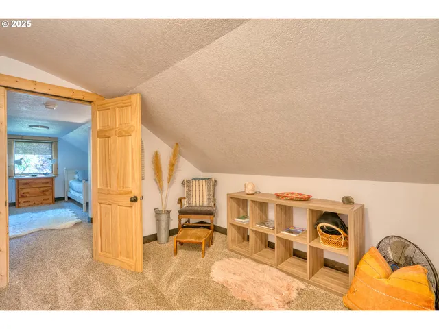 $879,000 | 343 Southeast Wyers Street, White Salmon, WA 98672