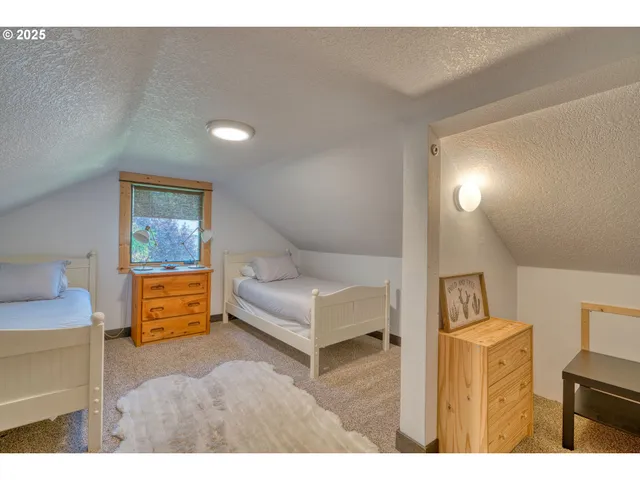 $879,000 | 343 Southeast Wyers Street, White Salmon, WA 98672