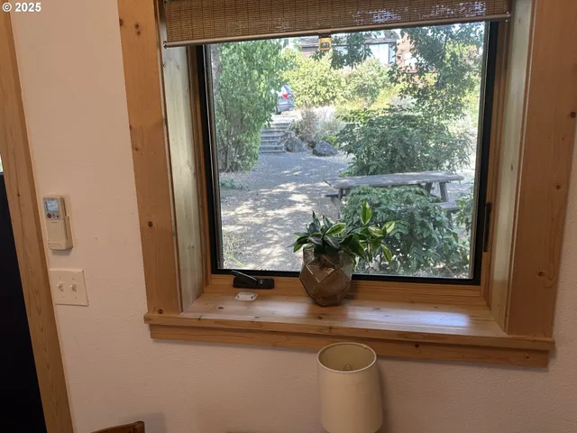 $879,000 | 343 Southeast Wyers Street, White Salmon, WA 98672