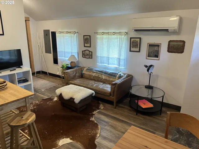 $879,000 | 343 Southeast Wyers Street, White Salmon, WA 98672