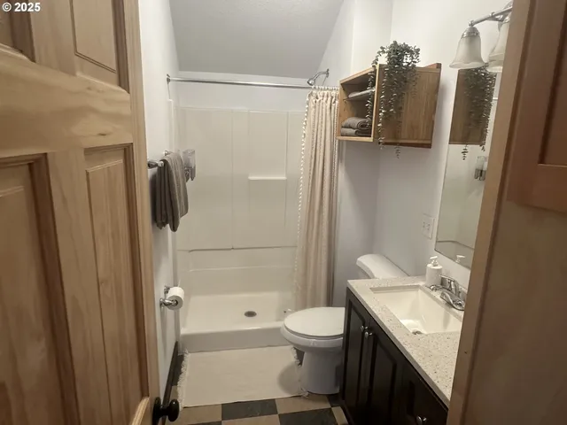 $879,000 | 343 Southeast Wyers Street, White Salmon, WA 98672