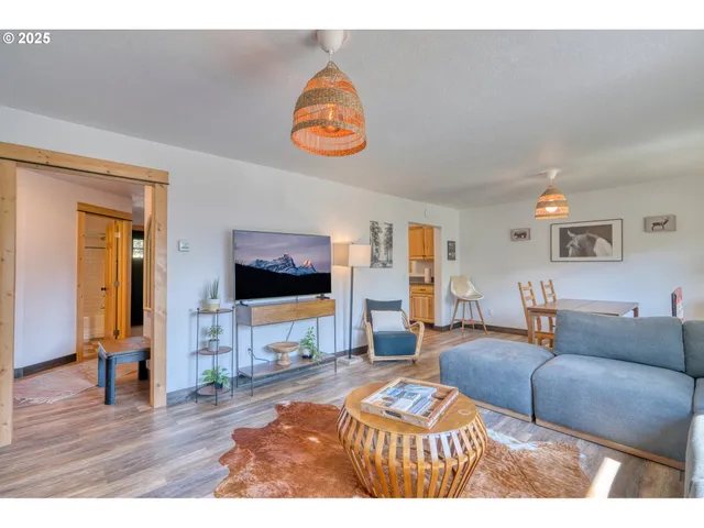 $879,000 | 343 Southeast Wyers Street, White Salmon, WA 98672