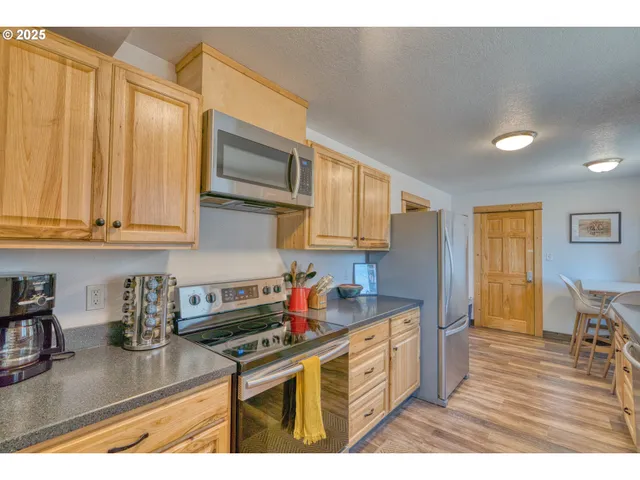 $879,000 | 343 Southeast Wyers Street, White Salmon, WA 98672