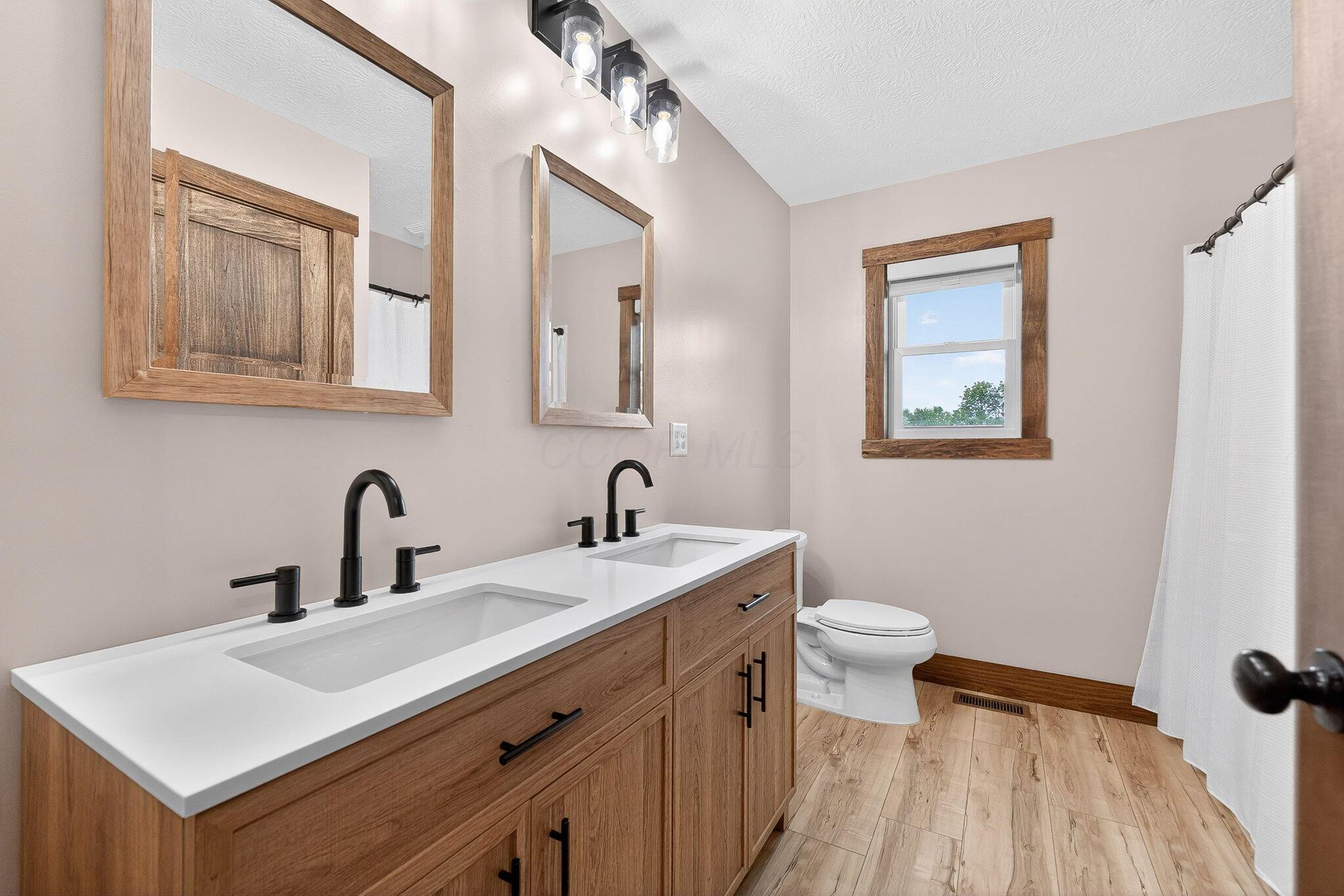 25461 Shoemaker Road Circleville, OH 43113 - Photo 32 of 61 25461 Shoemaker (Interior)-19