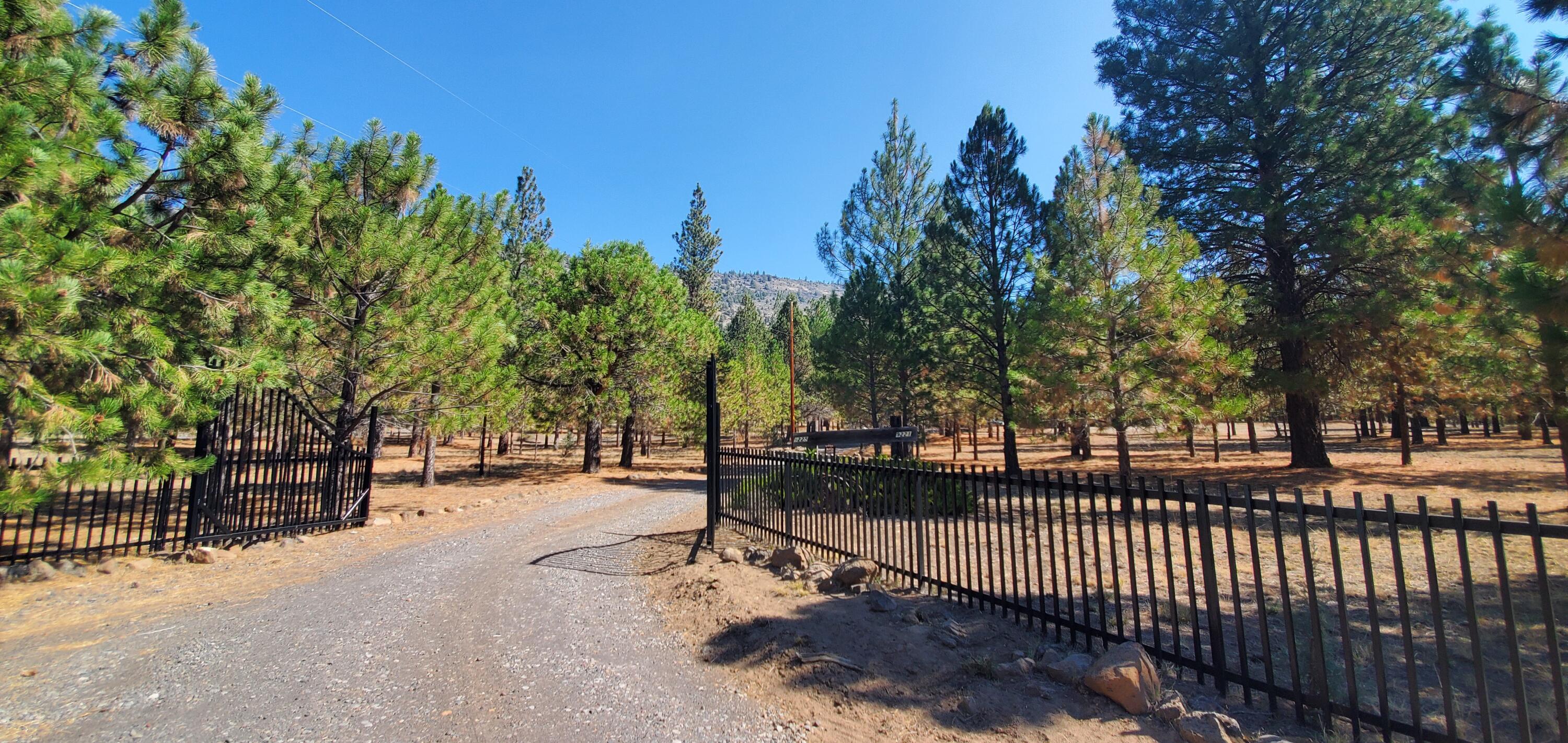 9221 Old Fort Road Klamath Falls, OR 97601 - Photo 1 of 23 Welcome Home