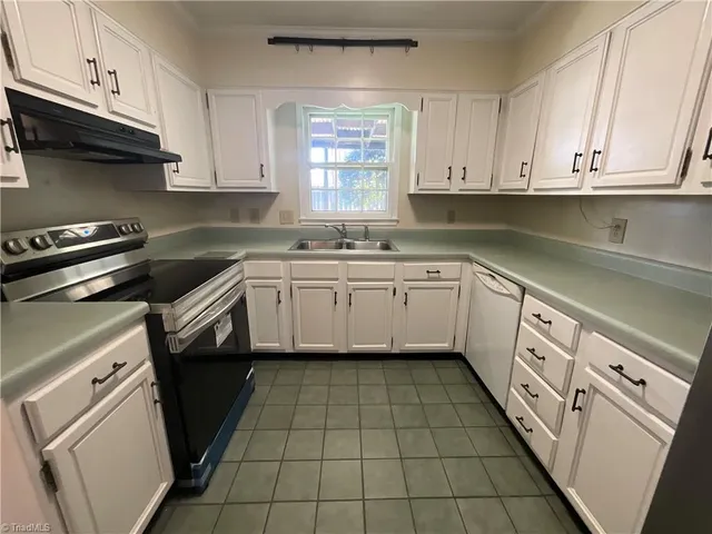 $1,595 | 3202 Regents Park Lane, Unit E, Greensboro, NC 27455