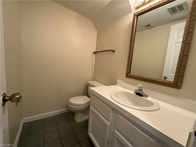 $1,595 | 3202 Regents Park Lane, Unit E, Greensboro, NC 27455