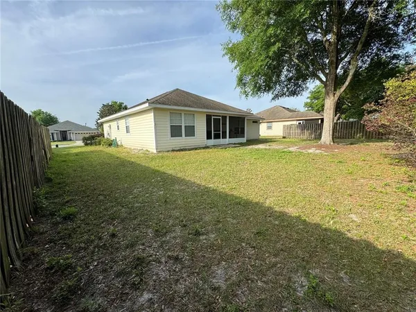 $2,400 | 25322 Northwest 10 Avenue, Newberry, FL 32669